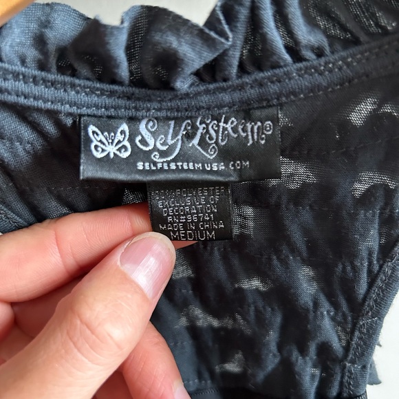 🌟3 for $15 🌟 Ruffle Neck Tank Top - Picture 3 of 4